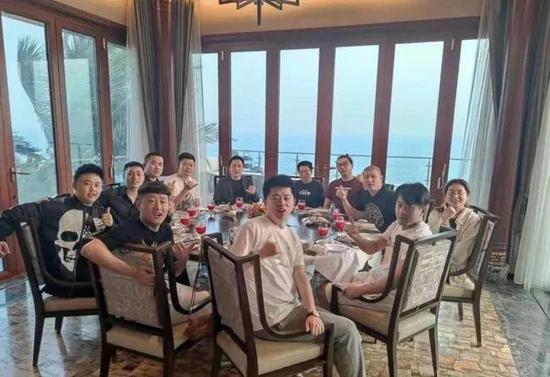 三亚网红聚餐,美食与社交的完美融合