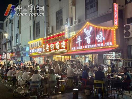 免税区附近网红美食街,味蕾之旅，尽享舌尖盛宴